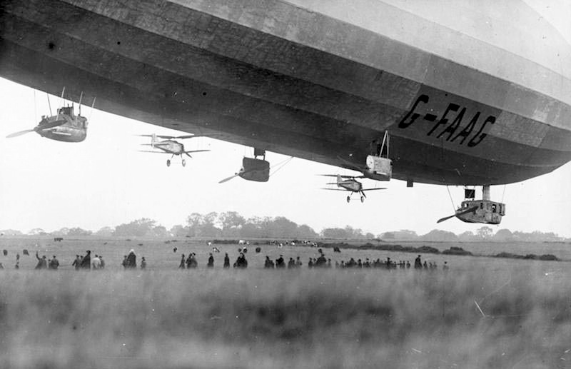 Illustration for article titled The Most Astounding Airships, Dirigibles and Zeppelins in History